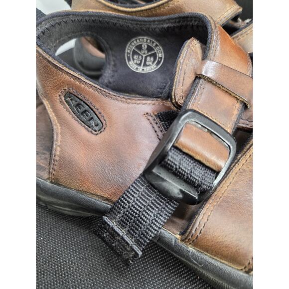 Keen Leather Sandals Mens Size 9 Brown Hiking Closed Toe Buckle Adjustable
